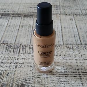 Smashbox foundation